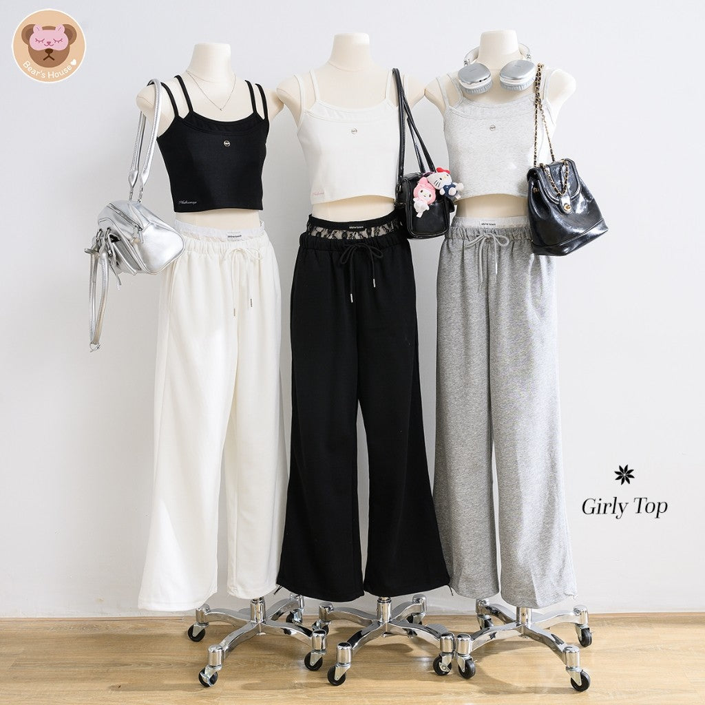 Girly Top เสื้อครอปสายเดี่ยว เเต่งอะไหล่เงิน ดีเทลปักโลโก้ด้านล่างขวา ทรงสวย รุ่นนี้น่ารัก