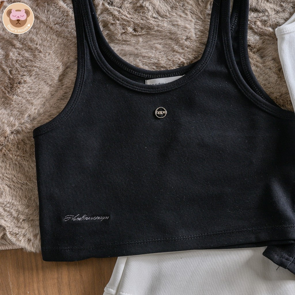 Pup up Tank Top เสื้อกล้ามสีพื้น ครอป ดีเทลติดอะไหล่เงิน ปลายเสื้อปักโลโก้ ผ้าร่องยืดหยุ่น