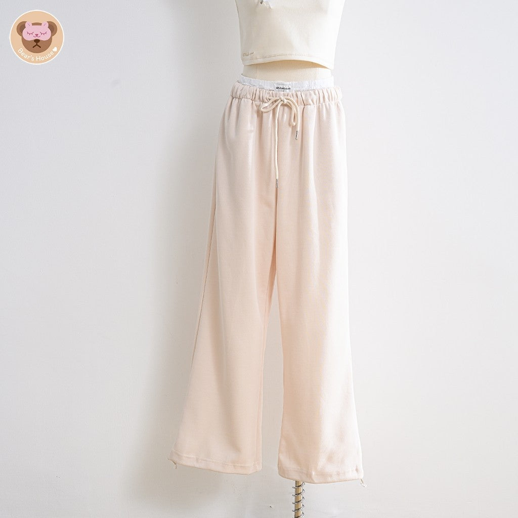 Girly Top เสื้อครอปสายเดี่ยว เเต่งอะไหล่เงิน ดีเทลปักโลโก้ด้านล่างขวา ทรงสวย รุ่นนี้น่ารัก