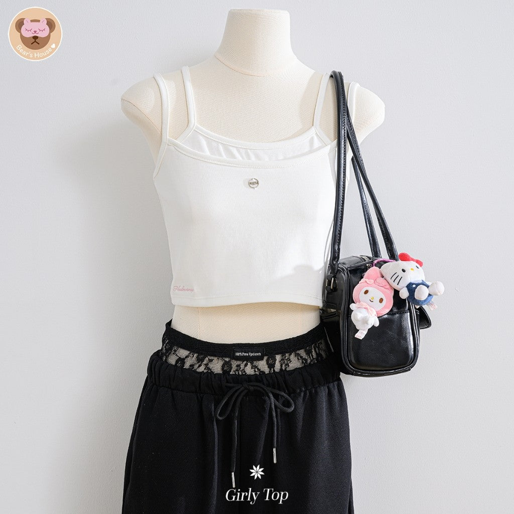 Girly Top เสื้อครอปสายเดี่ยว เเต่งอะไหล่เงิน ดีเทลปักโลโก้ด้านล่างขวา ทรงสวย รุ่นนี้น่ารัก